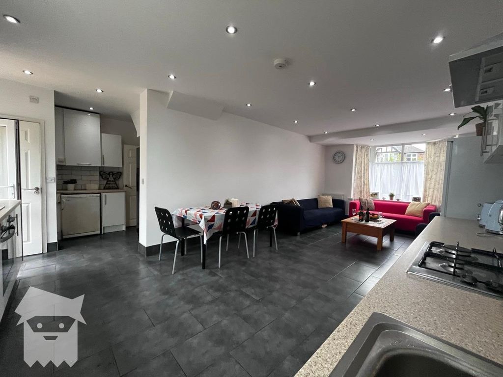 Property photo 3 of 12 Img_1169 Large.Jpeg