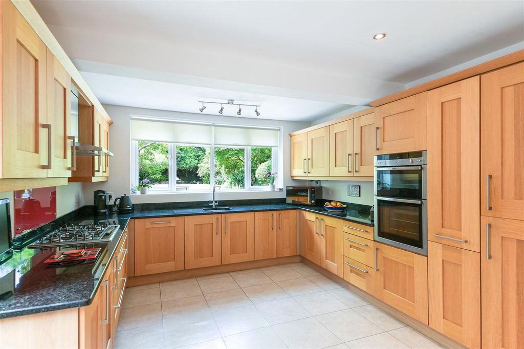 Property photo 2 of 20 Brighton Road,,52- (6).Jpg