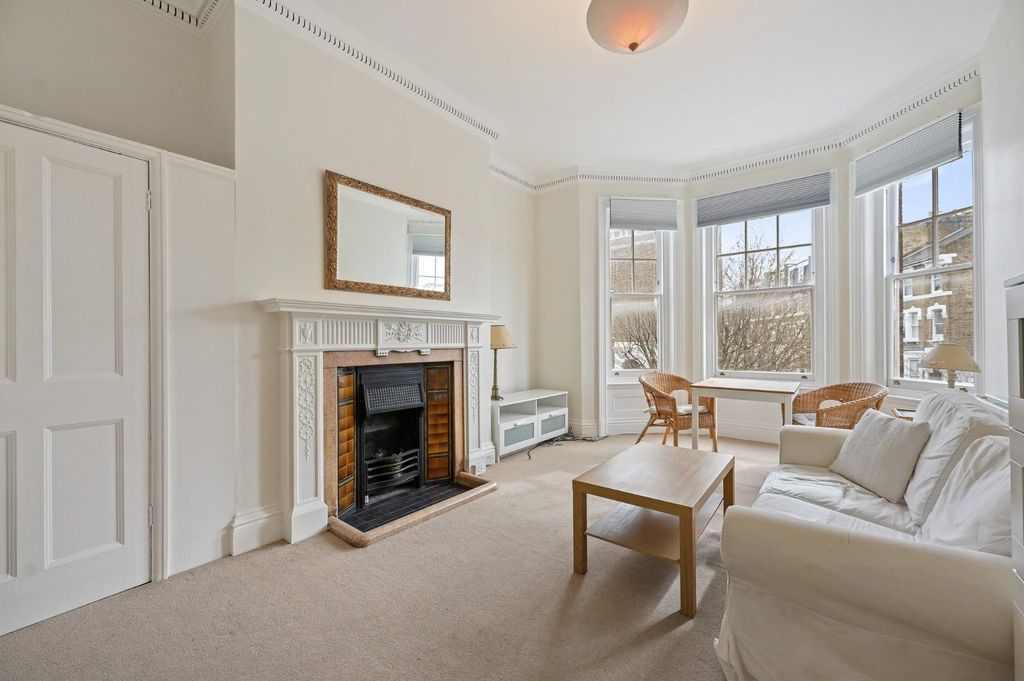 Property photo 1 of 10 Fbl - Bolingbroke Road - Reception3 (1).Jpg