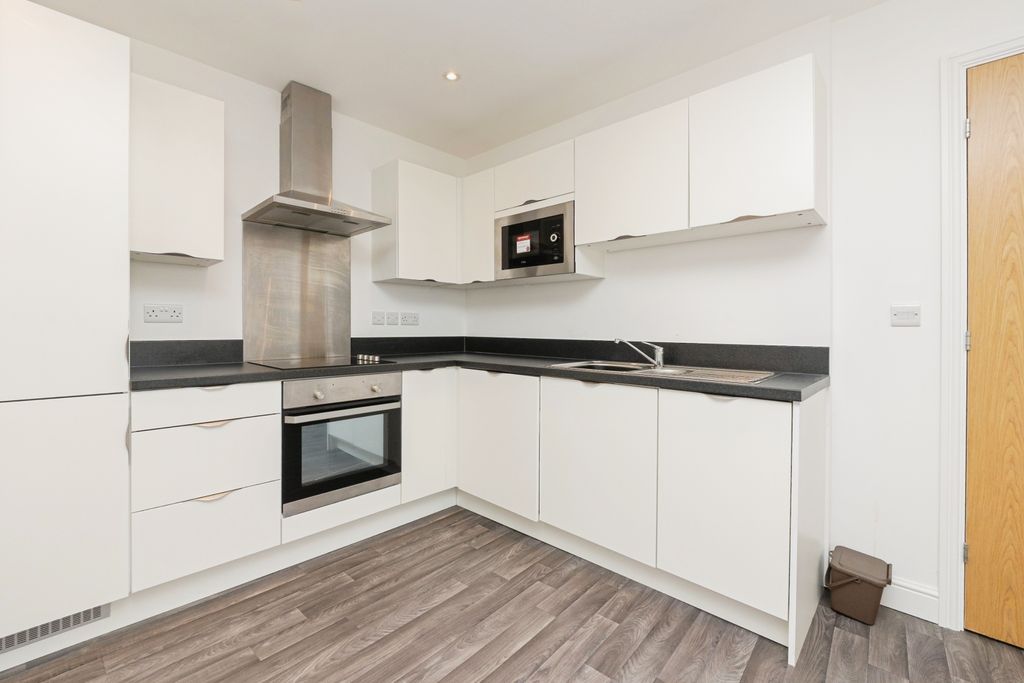 Property photo 2 of 11 Kitchen