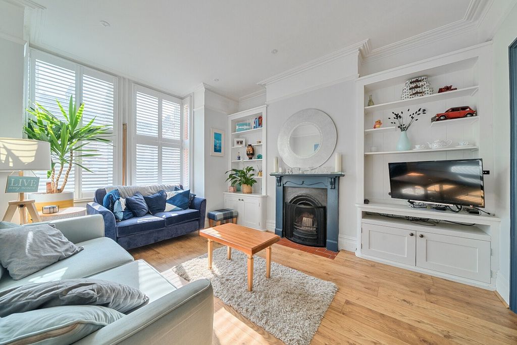 Property photo 2 of 19 Picture No. 09