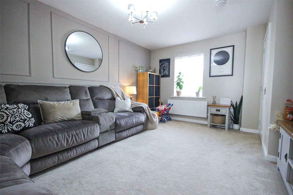 Property photo 2 of 14 Picture No. 04