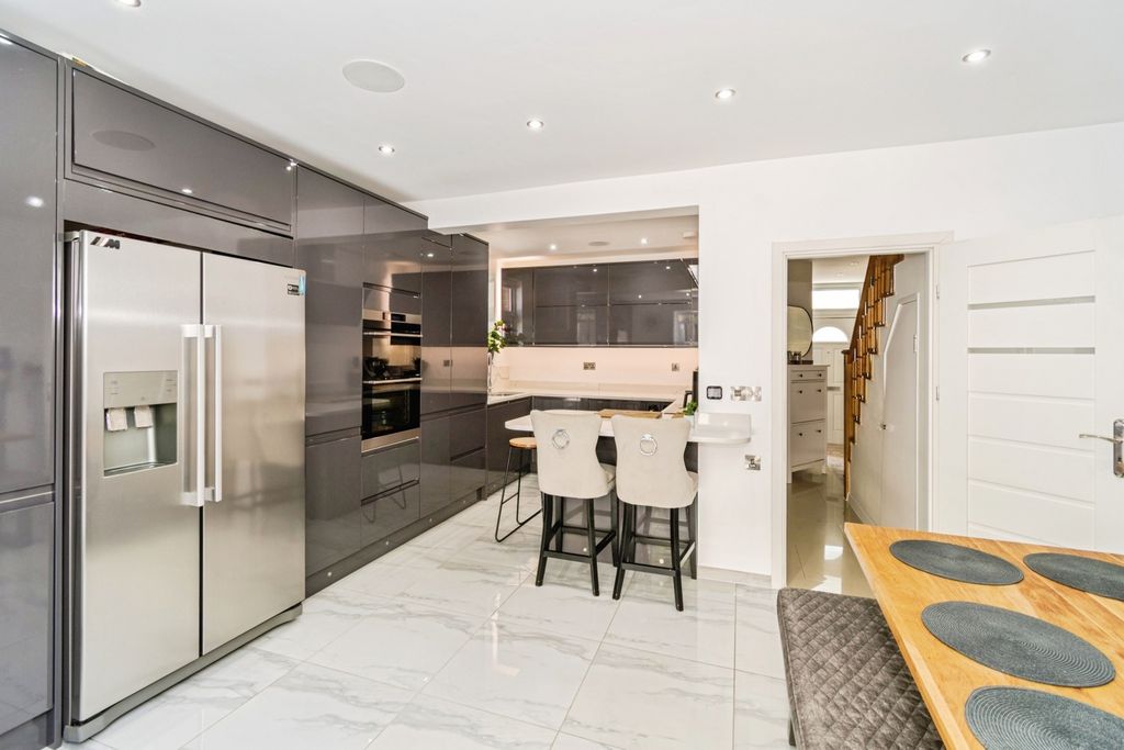 Property photo 2 of 35 Pbox-Img.Jpg