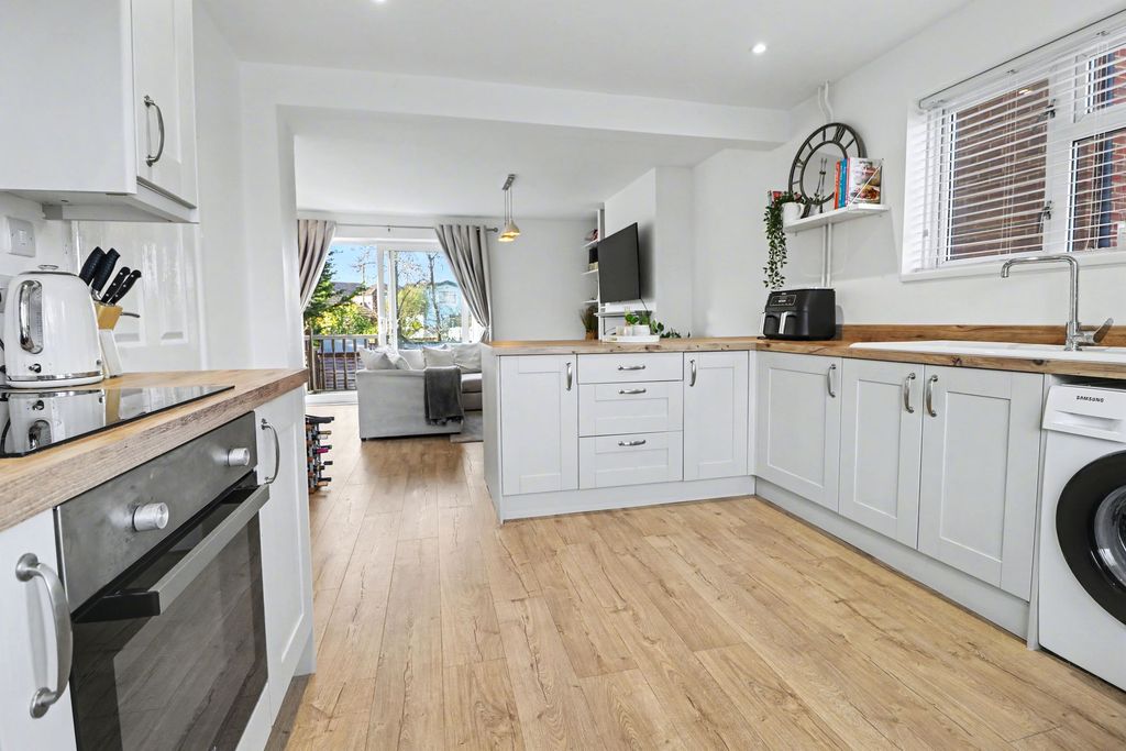 Property photo 3 of 15