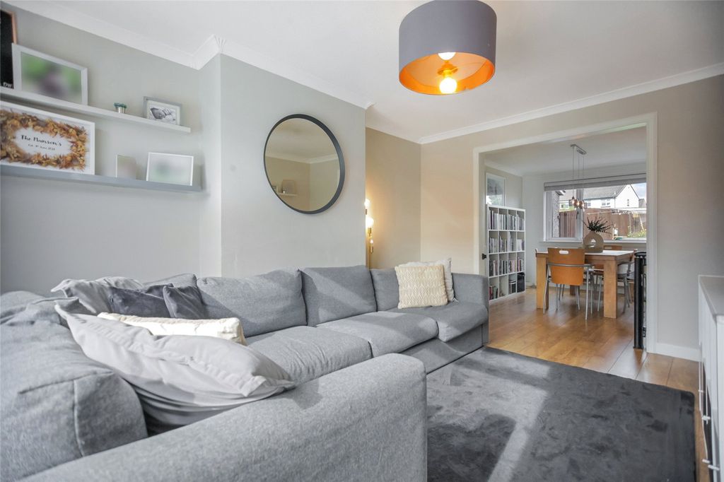 Property photo 3 of 21 Living Room