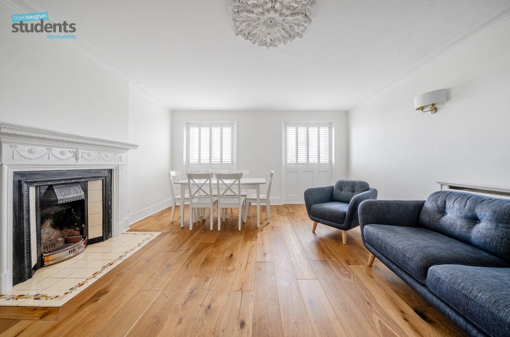 Property photo 2 of 11 cc228279-7d60-4E0...