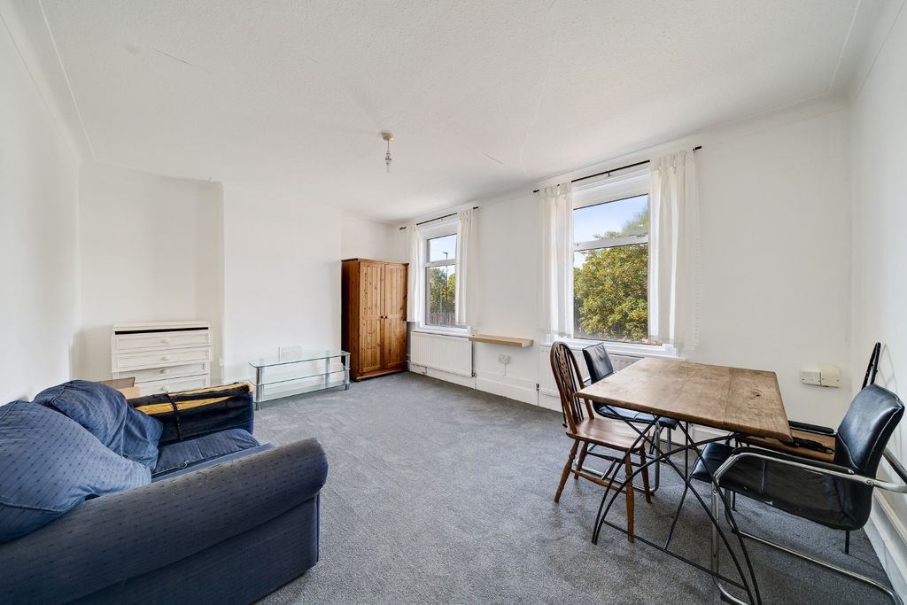 Property photo 2 of 11 5308082