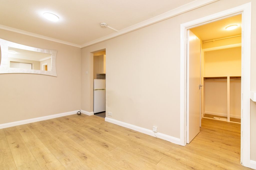 Property photo 3 of 12 Img_5843