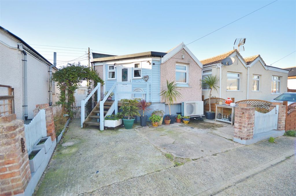 Property photo 1 of 10 Outside Front