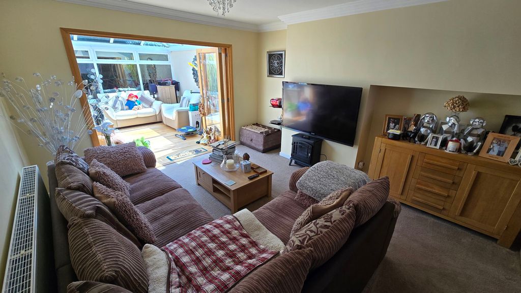 Property photo 2 of 34