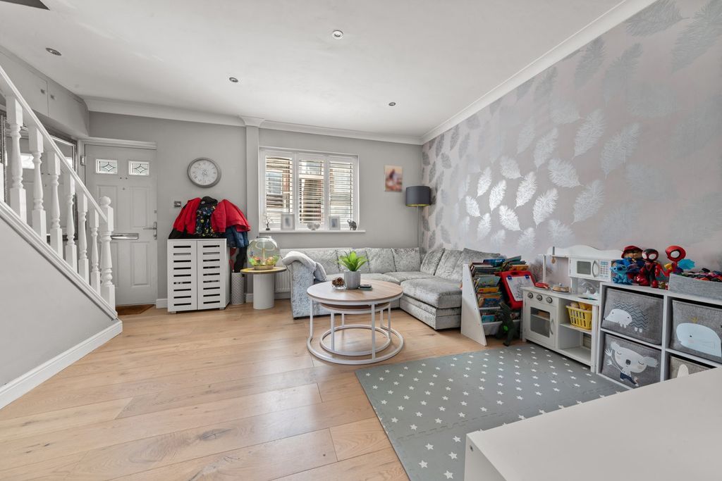 Property photo 2 of 16