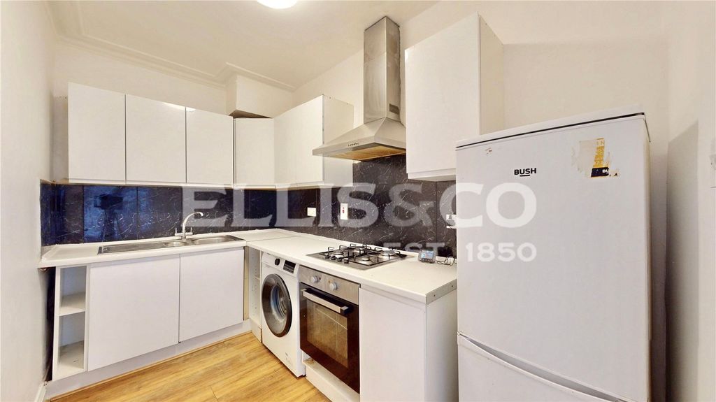 Property photo 2 of 17 Picture No. 10