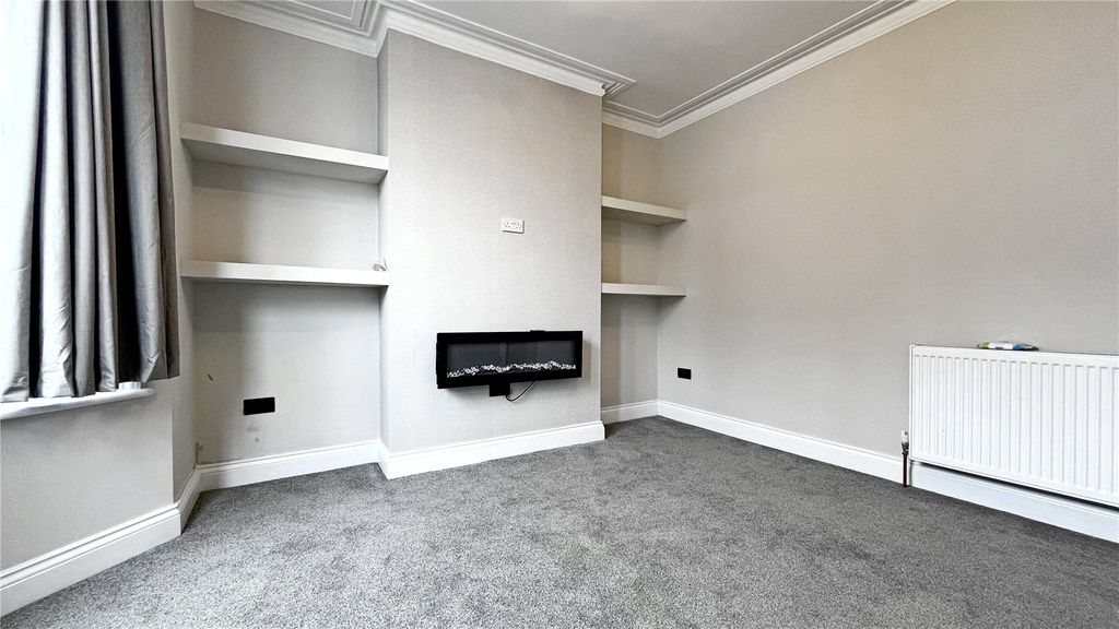 Property photo 2 of 20 Picture No. 17