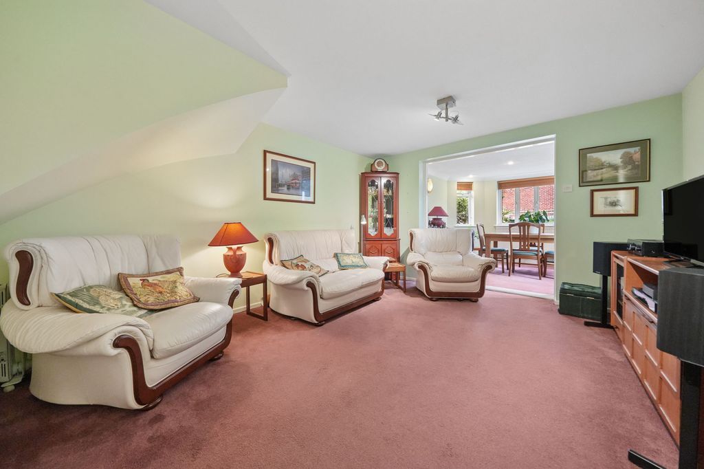 Property photo 3 of 16