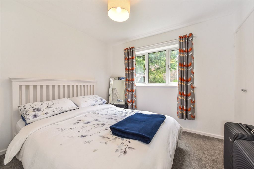 Property photo 3 of 6 Bedroom