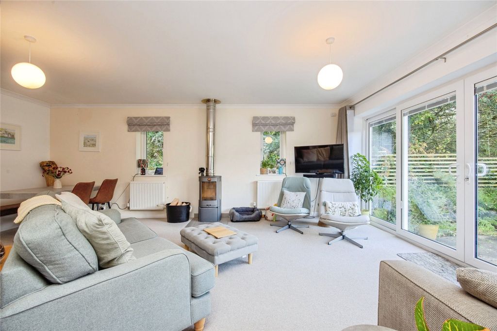 Property photo 2 of 26 Picture No. 21