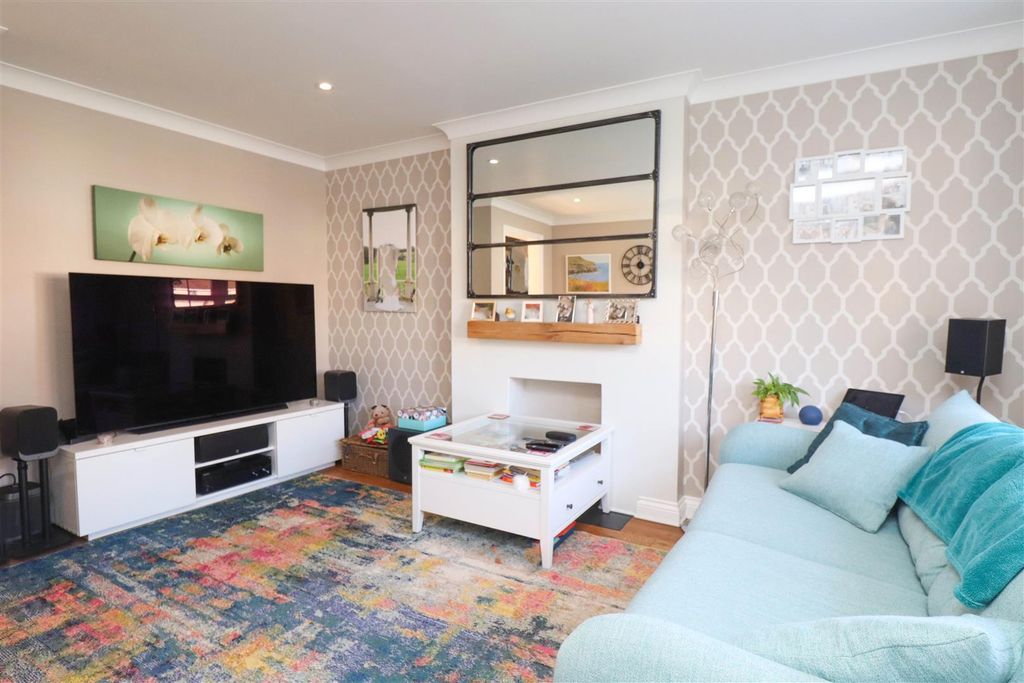 Property photo 3 of 16 Living Room