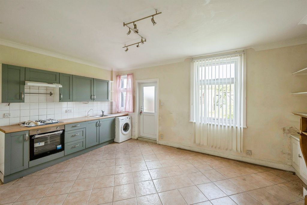 Property photo 3 of 11