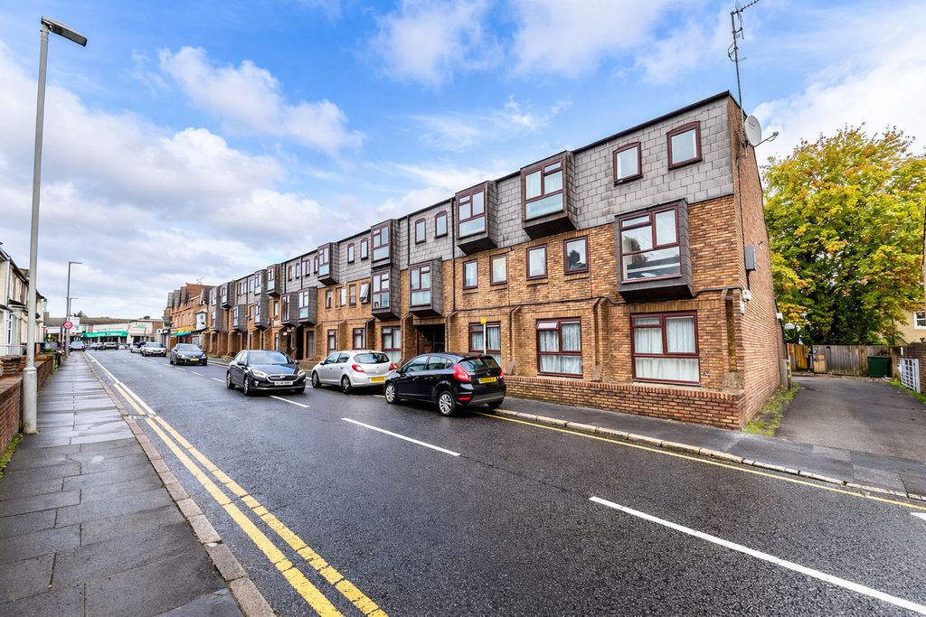 Property photo 1 of 6