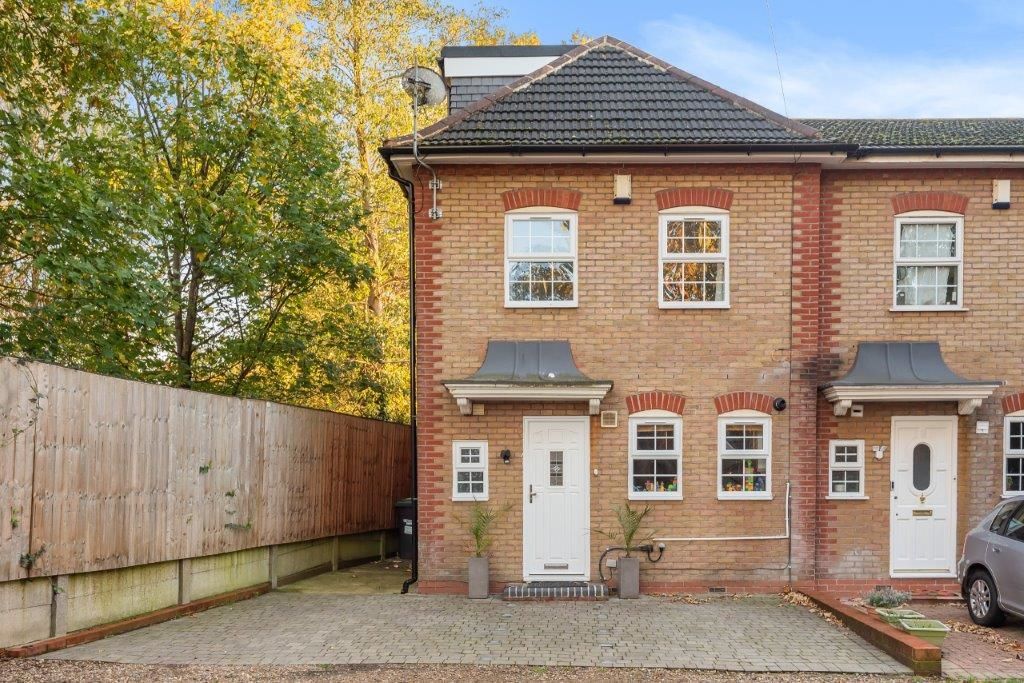 Property photo 1 of 10 External Outside