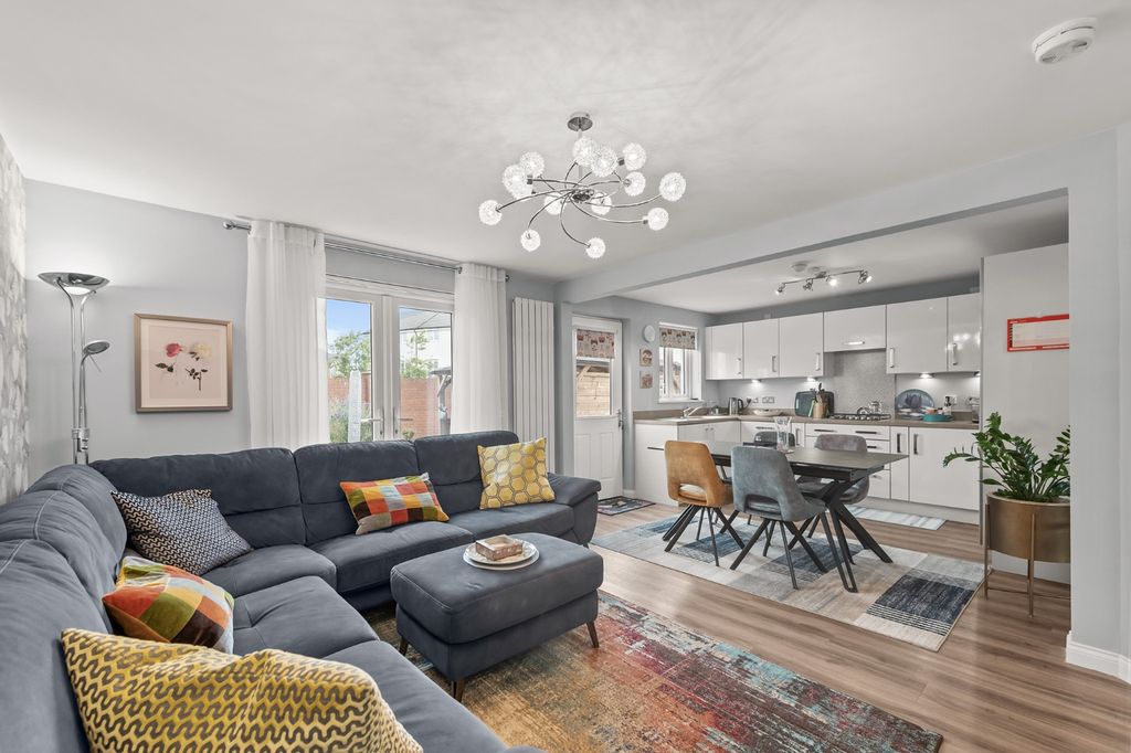 Property photo 2 of 37 5201943