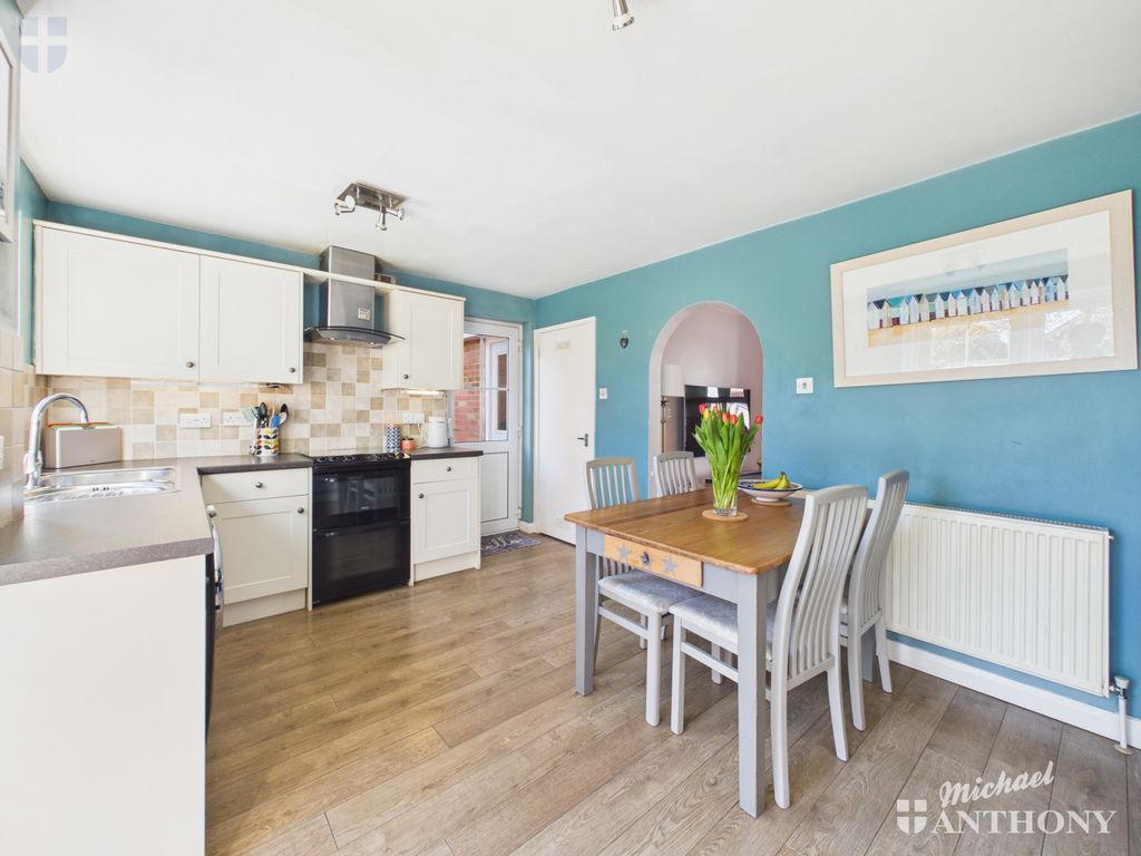 Property photo 2 of 10 Cam03852G0-Pr0617-Still010