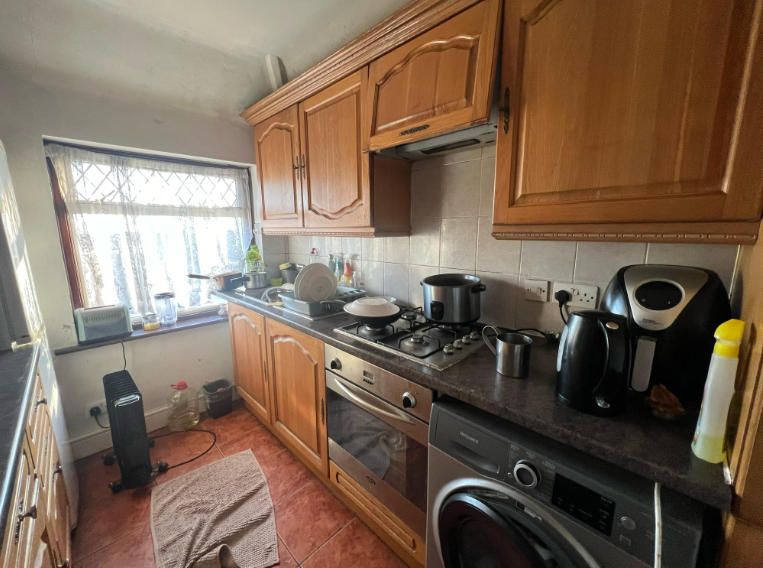 Property photo 3 of 6
