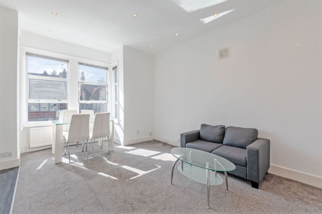 Property photo 2 of 20 Picture No. 29