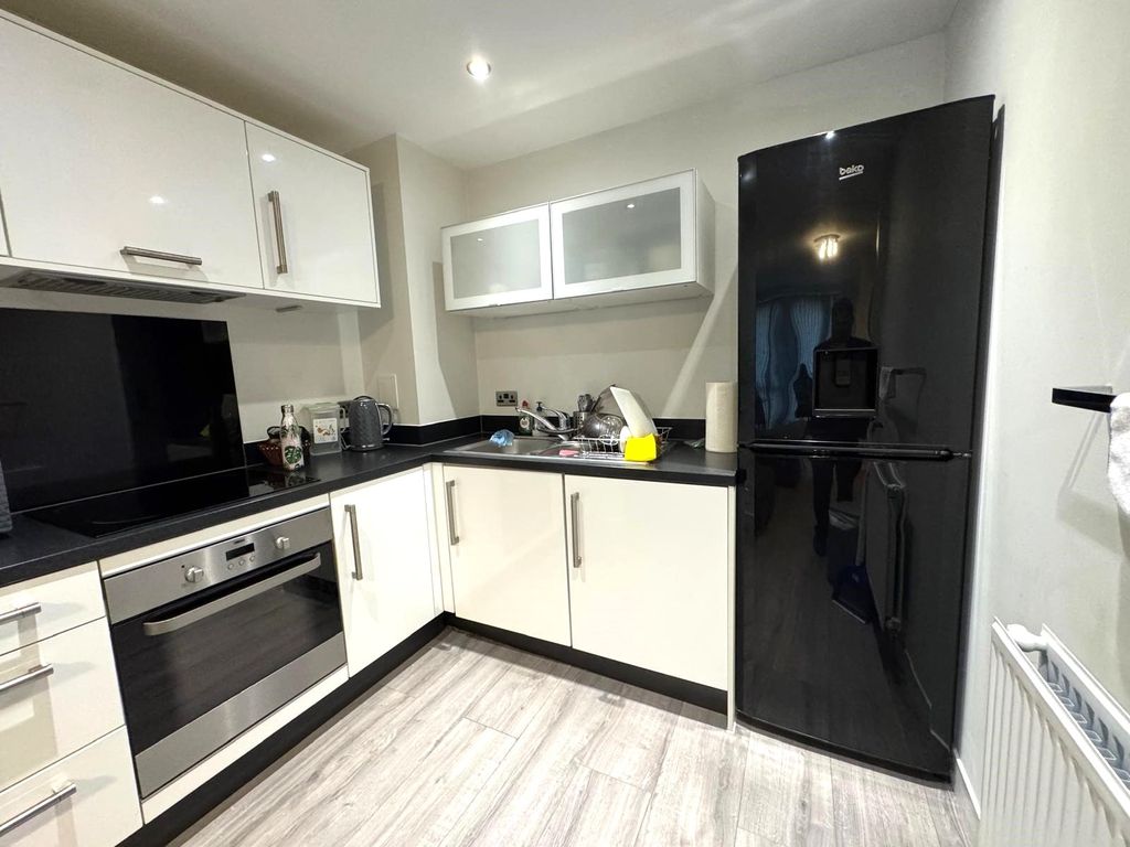 Property photo 1 of 11 Pic B