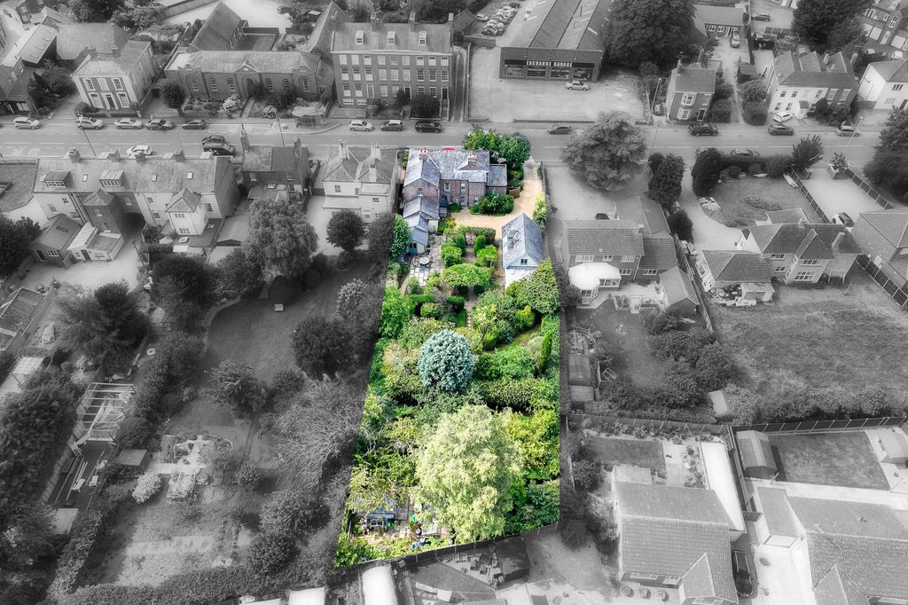 Property photo 2 of 57
