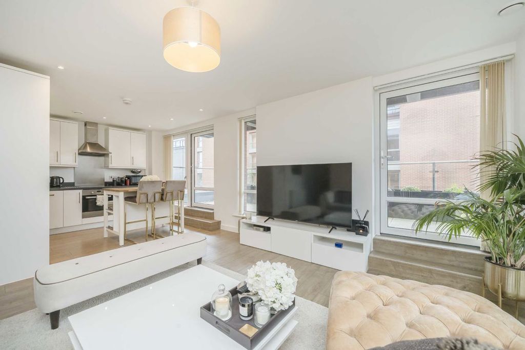 Property photo 3 of 7