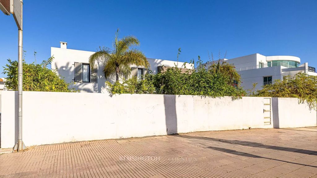 Property photo 3 of 4