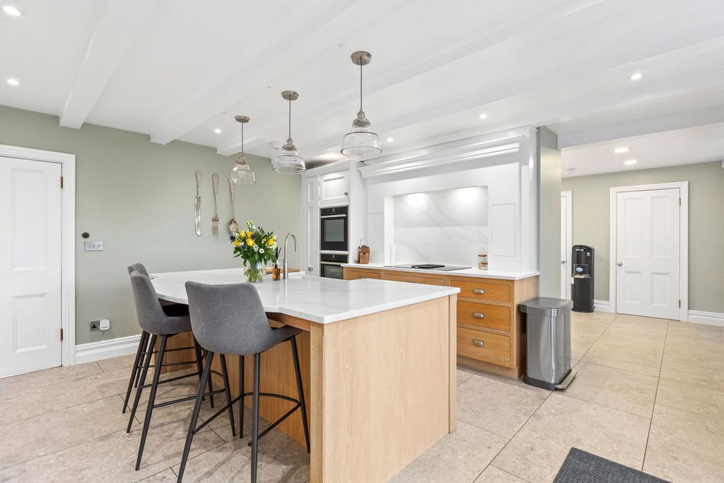 Additional image 5 of 8 bed detached house for saleLondon Road, Hitchin SG4
