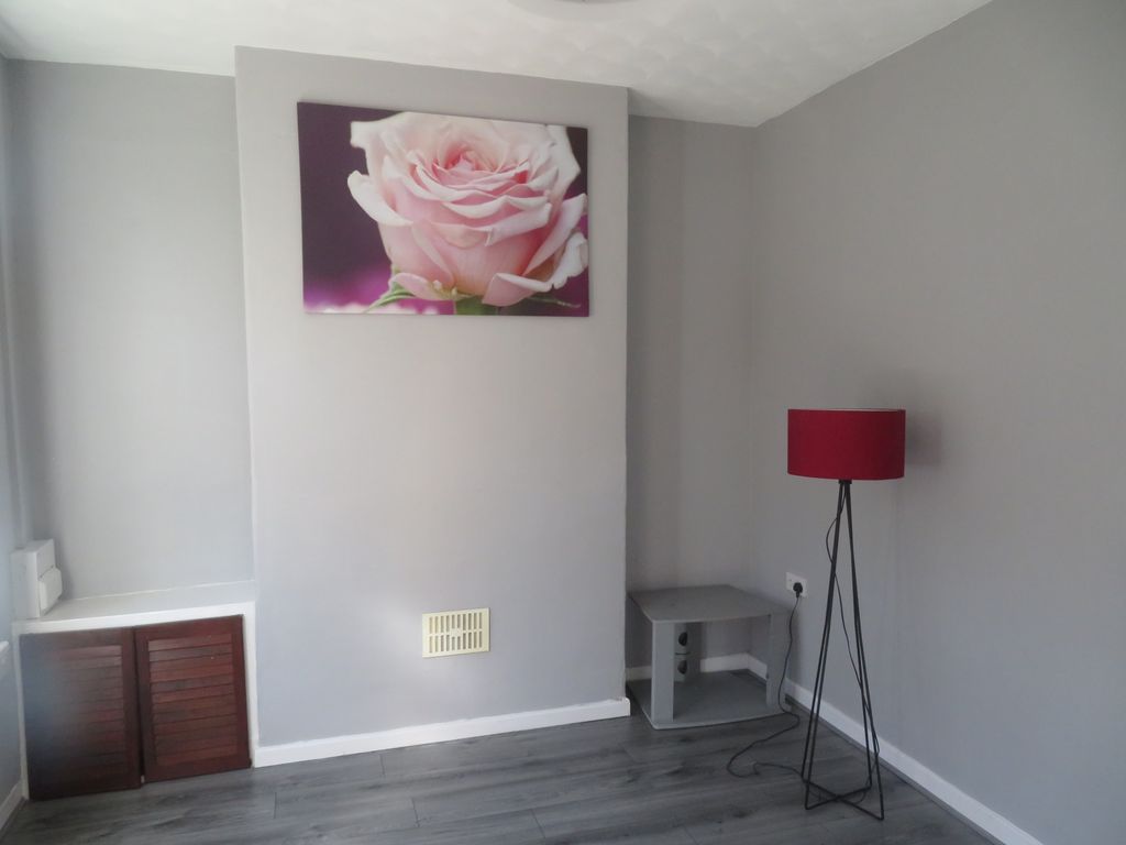 Property photo 2 of 6 Lounge