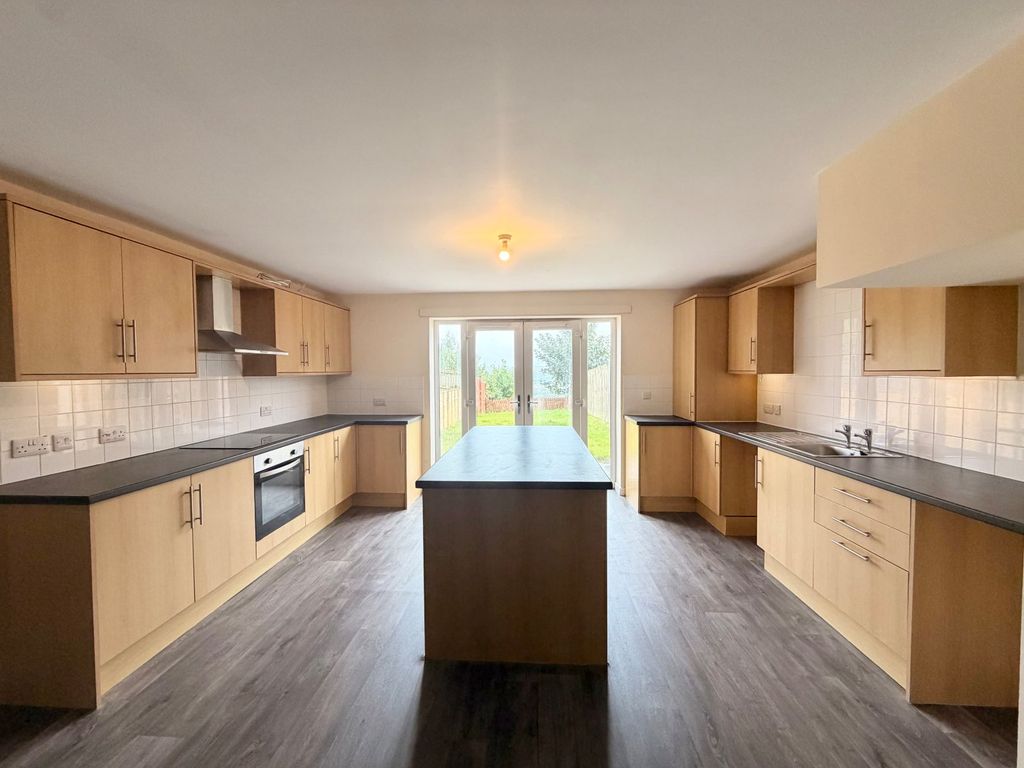 Property photo 2 of 16 Picture No. 05