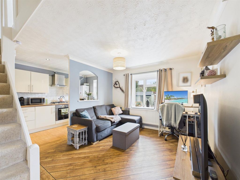 Property photo 3 of 9 Cam02435G0-Pr0059-Still006.Jpg