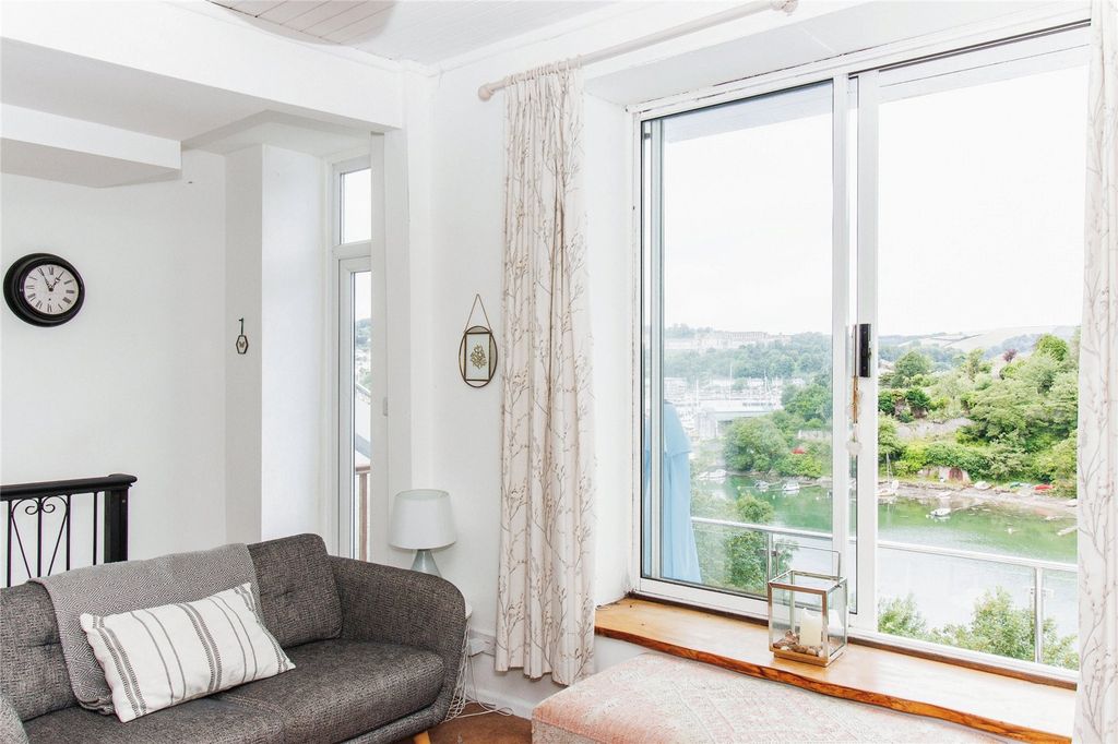 Property photo 1 of 15 Photography