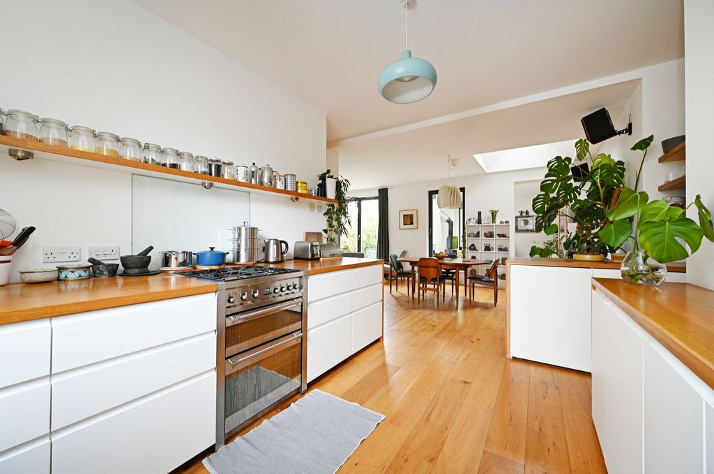 Property photo 2 of 43 Kitchen / Dining