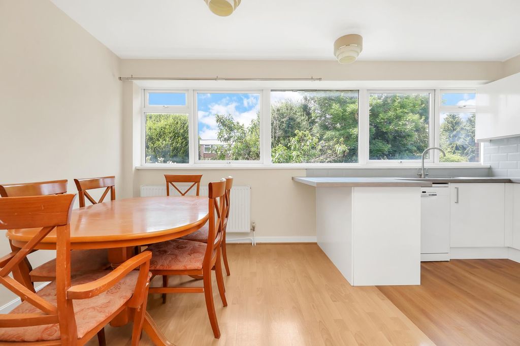 Property photo 3 of 21