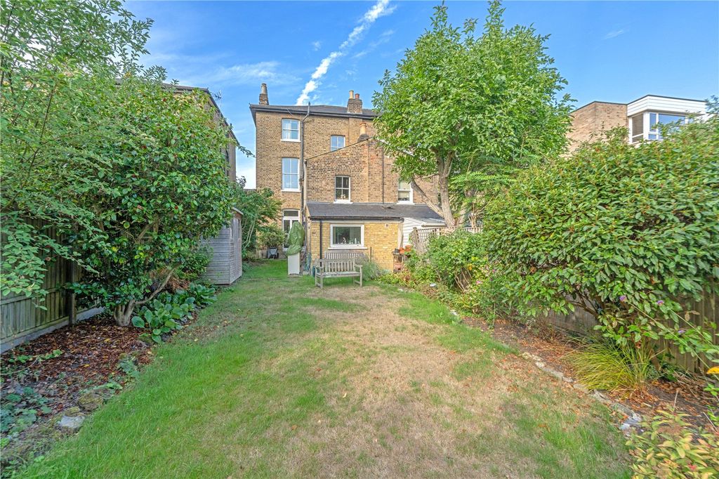 Property photo 2 of 10 Garden