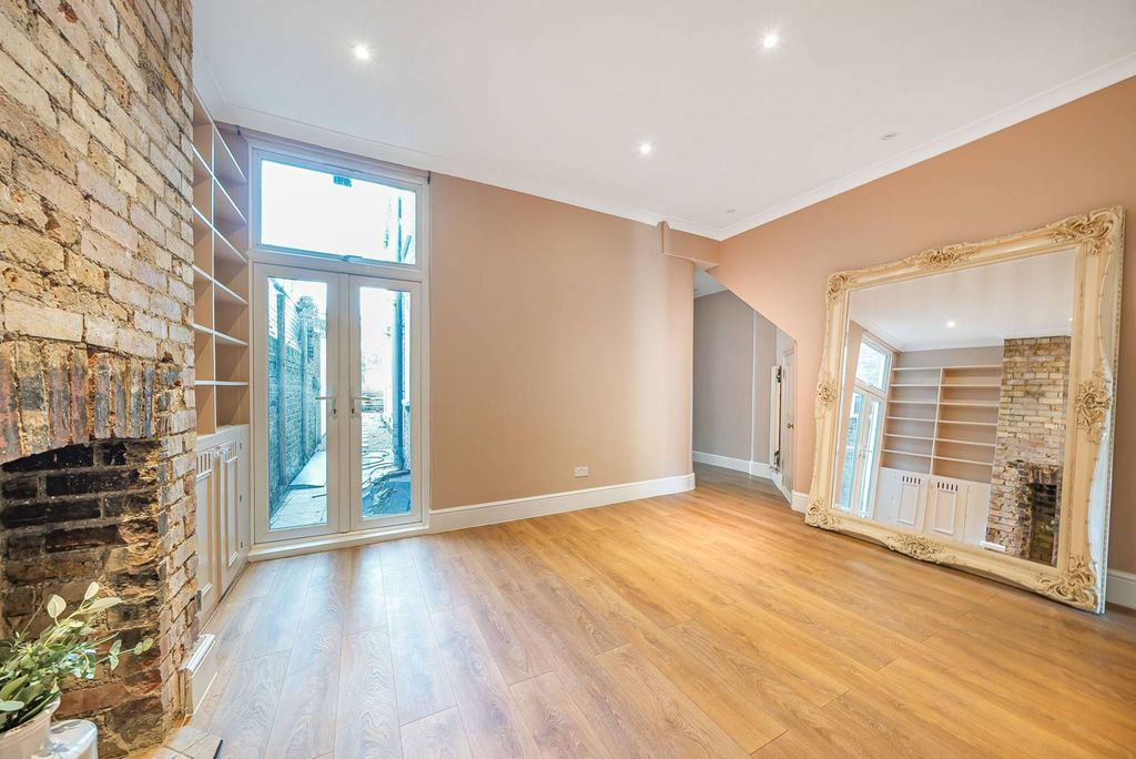 Property photo 3 of 15