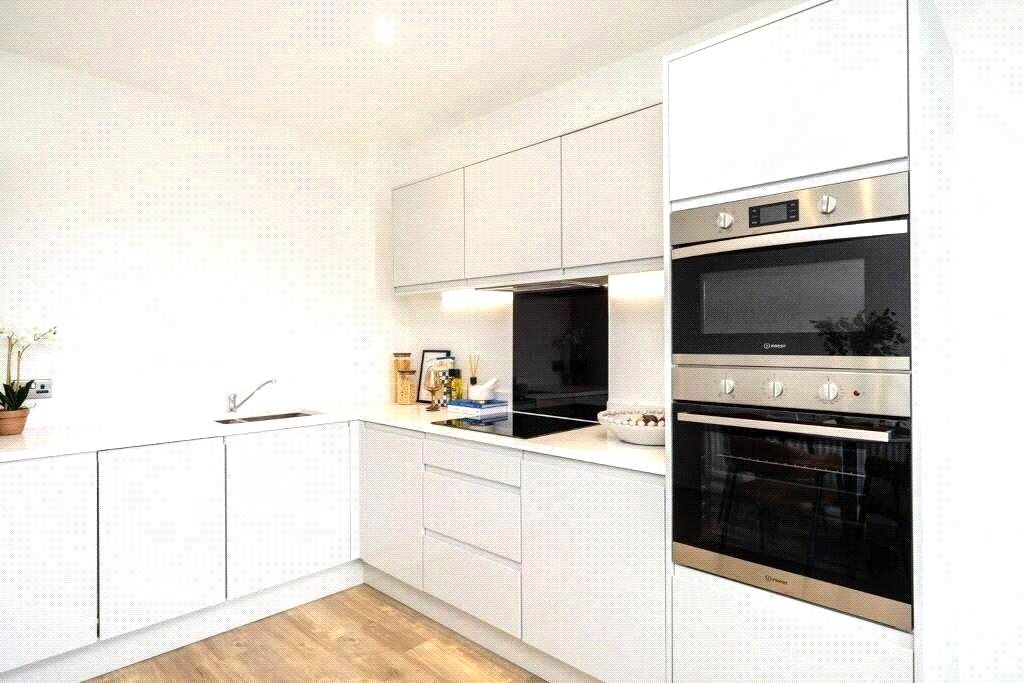 Property photo 2 of 7 Kitchen