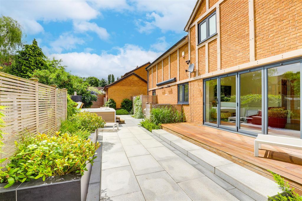Property photo 3 of 44 7256.Jpg