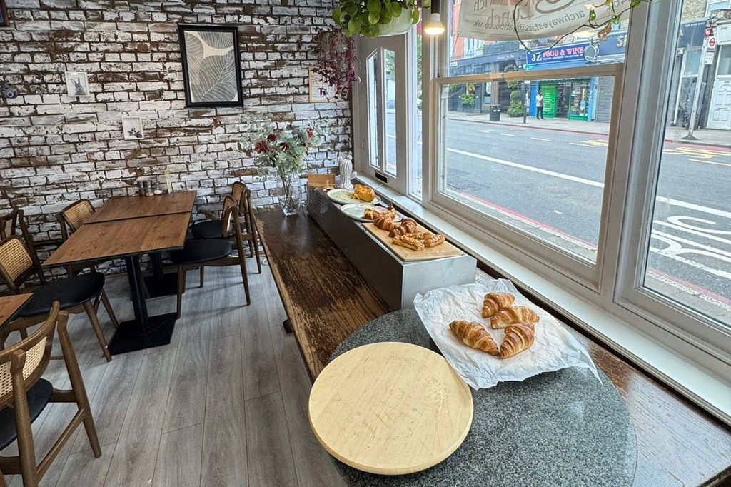 Property photo 1 of 23