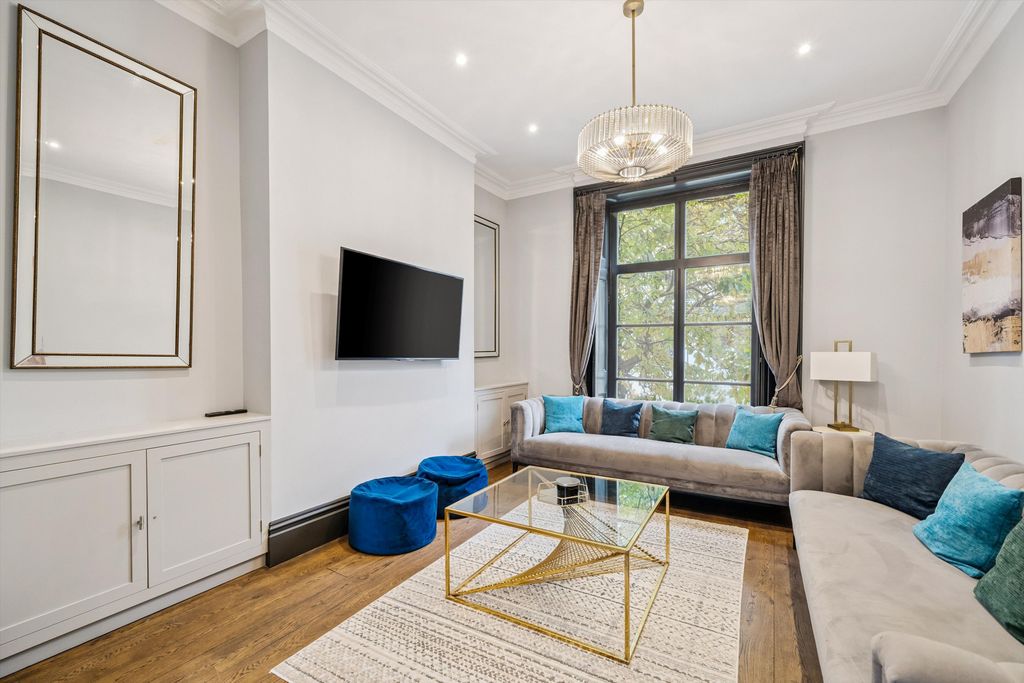 Property photo 3 of 20 Image