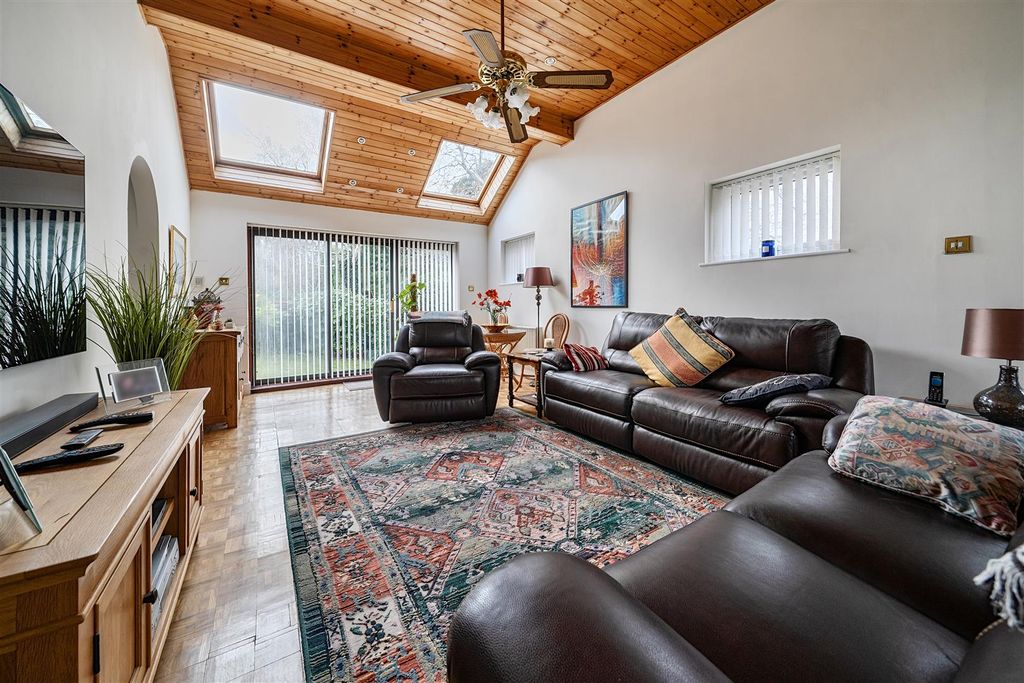 Additional image 22 of 4 bed detached house for saleShrublands Drive, Lightwater GU18