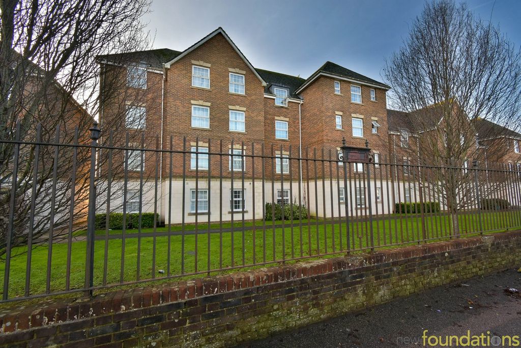 Property photo 1 of 12