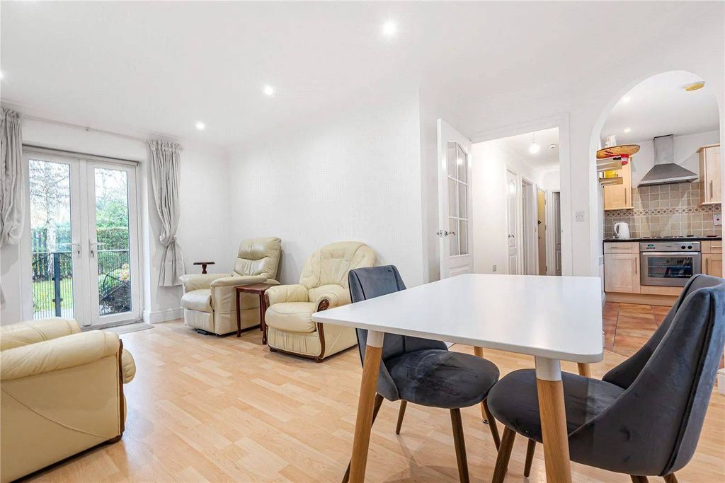 Property photo 3 of 10