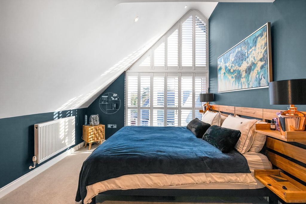 Property photo 2 of 20