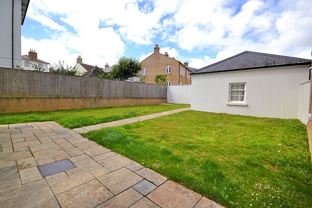 Property photo 3 of 33 43.Png